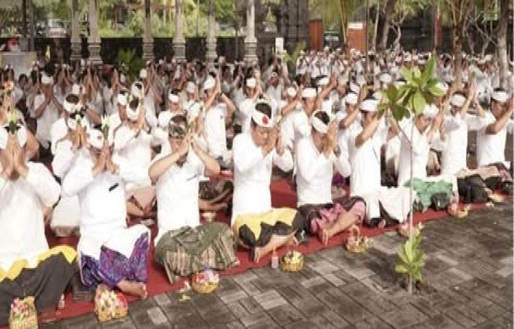 Harmoni Alam dan Kehidupan, Pemkab Karangasem Gelar Persembahyangan Tumpek Uye